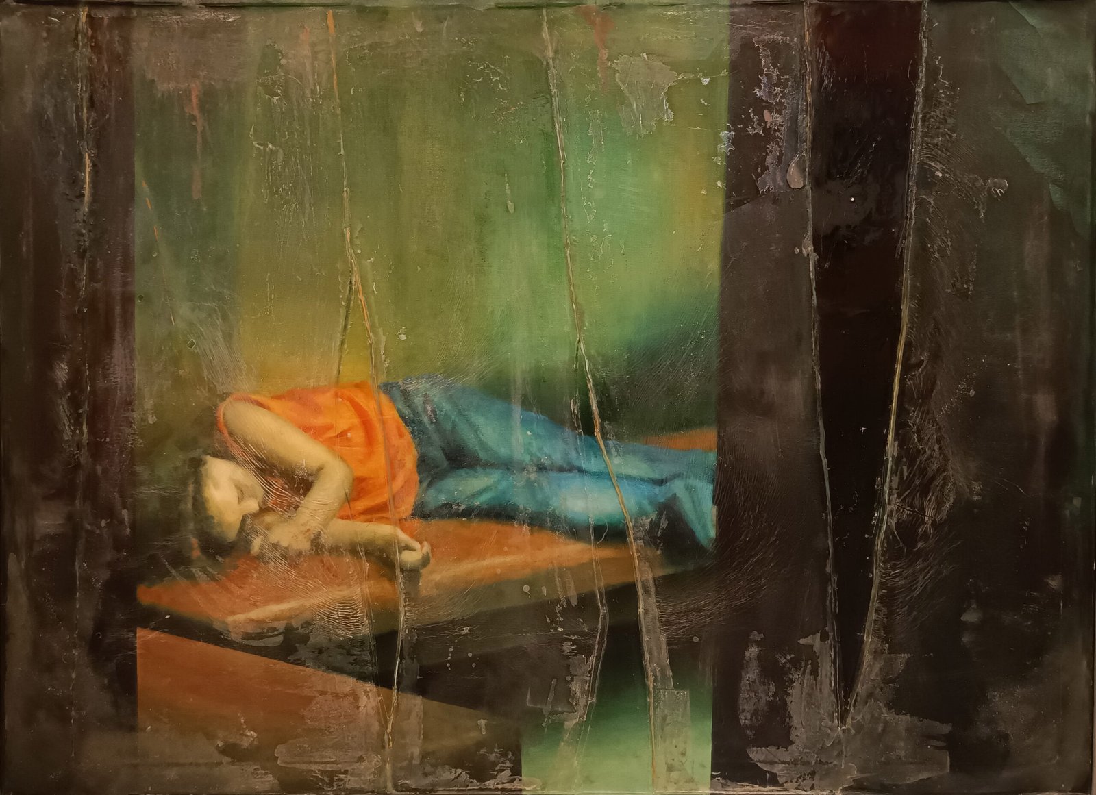 ALICIA-A-TRAVES-DE-LA-CORTINA